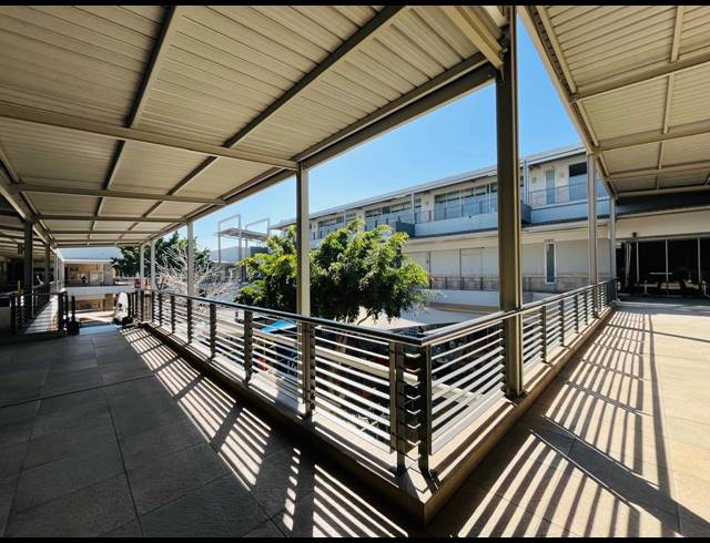 104M² RETAIL TO LET IN FOURWAYS